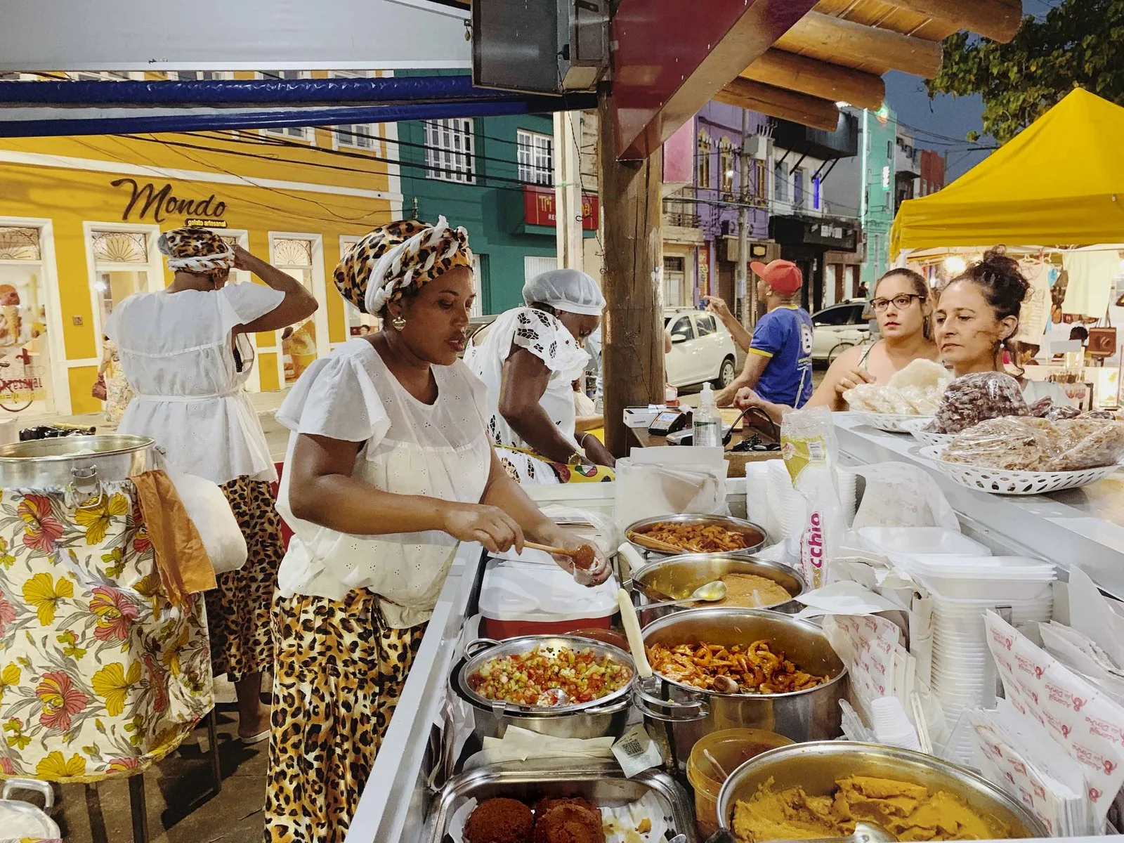 Le stand Acarajé da Dinha, près de la plage de Rio Velmelho, sert, dit-on, les meilleurs beignets d